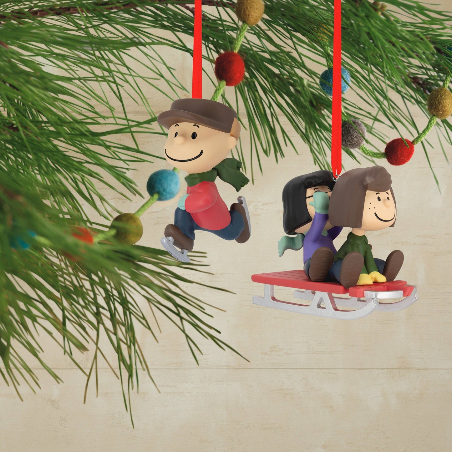
                  
                    PEANUTS™ Ornaments - Pack of 6 PEANUTS™ Winter Activities: Peanuts
                  
                