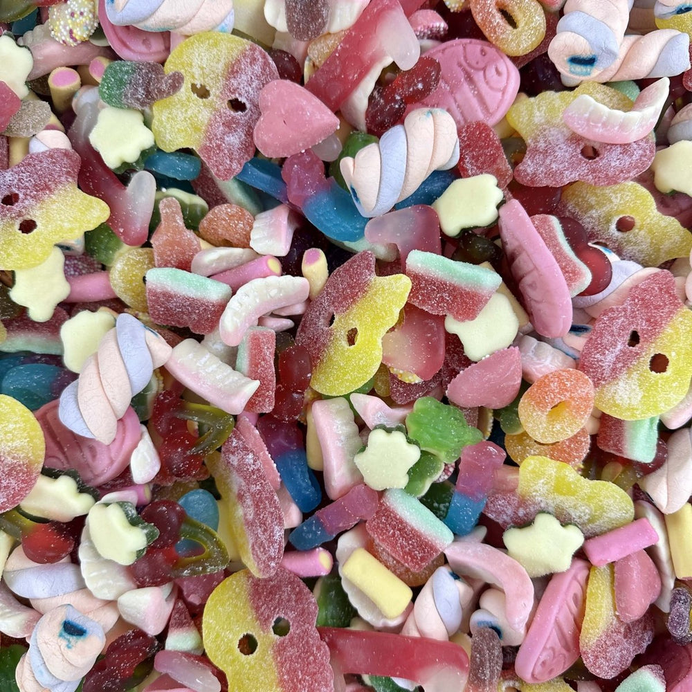 Pick and Mix Sweets - Ultimate Mix Large 2Kg Bucket - Candy Mail UK