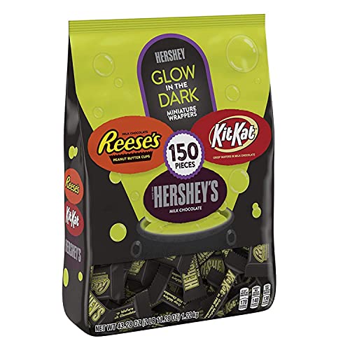 Glow in the Dark Wrappers Reese's, Kit Kat & Hershey's 150 Pieces 1.23kg - Candy Mail UK