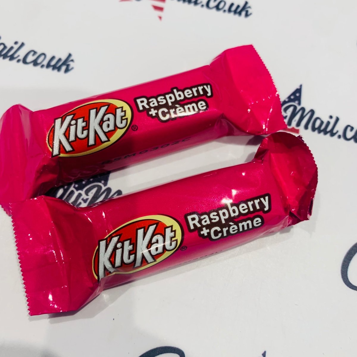 Kit Kat Valentine's Raspberry Creme Miniatures Single - Candy Mail UK